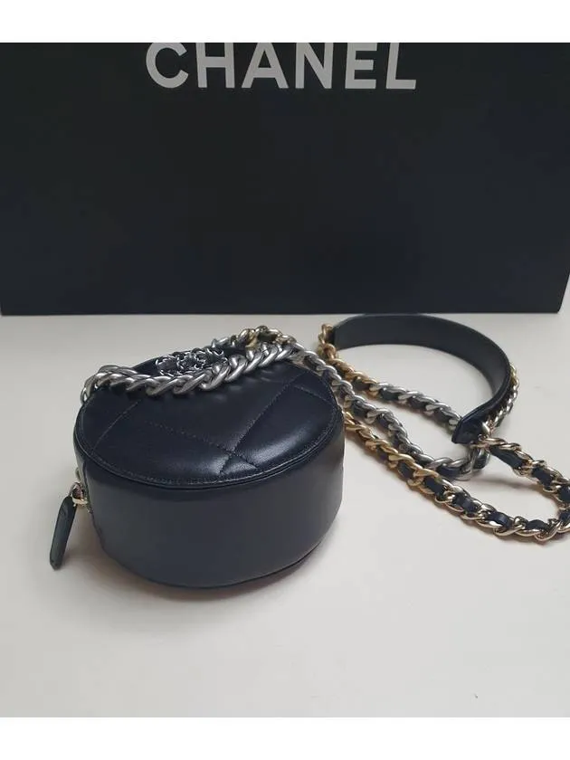 19 Lambskin Quilted Silver Chain Logo Tambourine Mini Bag Black